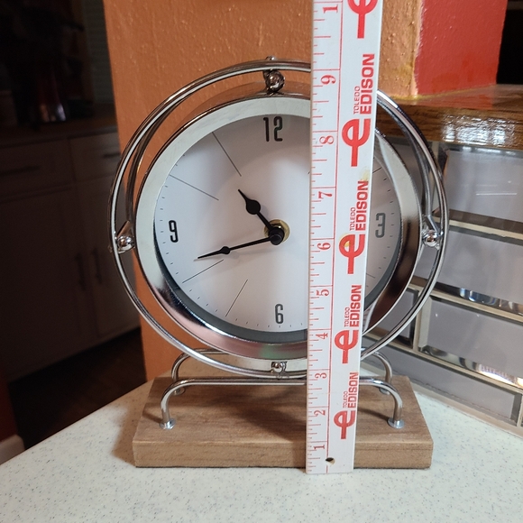 Silver and White Table Clock - Picture 5 of 7